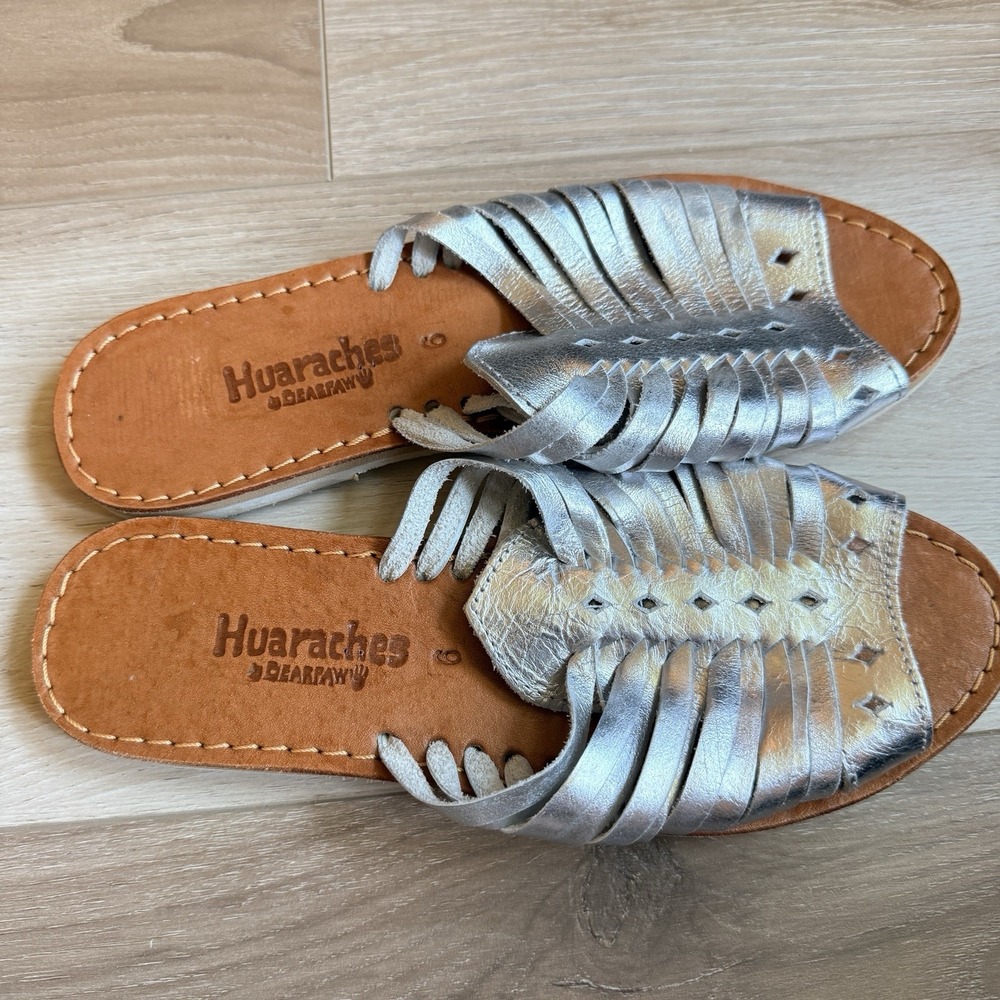 Huaraches Bearpaw Women's Leather Silver Sandals Size 9 Boho Vacation - Picture 3 of 6